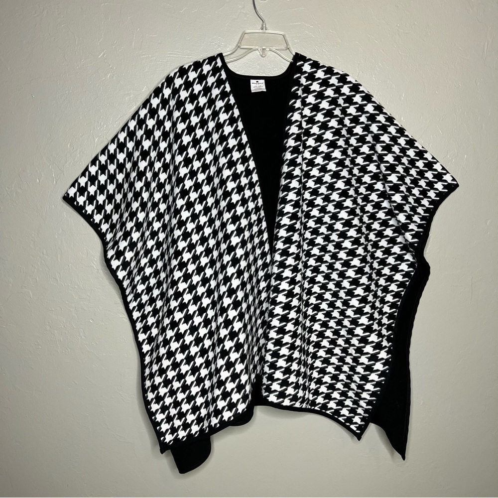 Woolrich Houndstooth Reversible Blanket Wrap - Picture 4 of 6